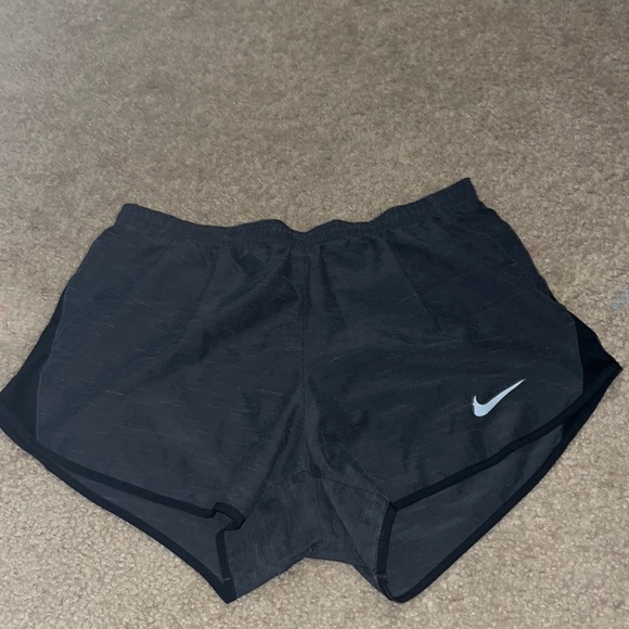 Nike shorts SIZE: S - Picture 1 of 4